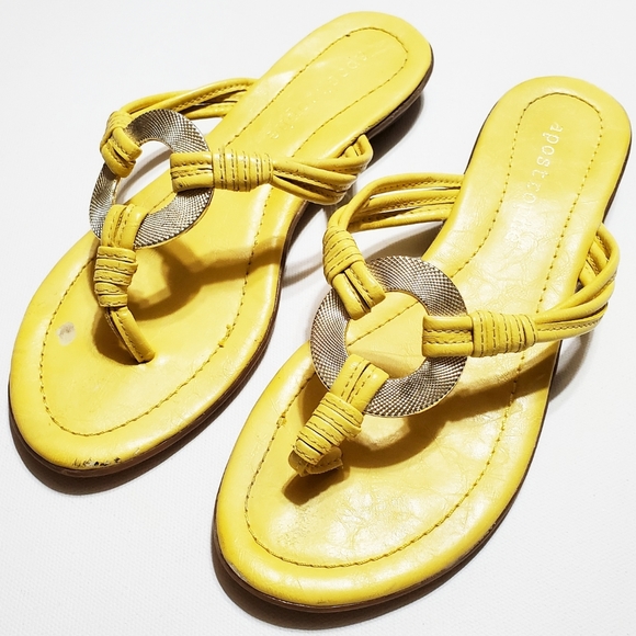 Apostrophe Shoes Apostrophe Yellow Donut Medallion Thong